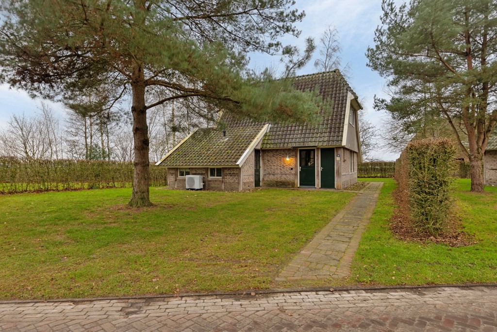 Vrijstaande woning te koop: Mr. J.B. Kanweg 3-136, Witteveen