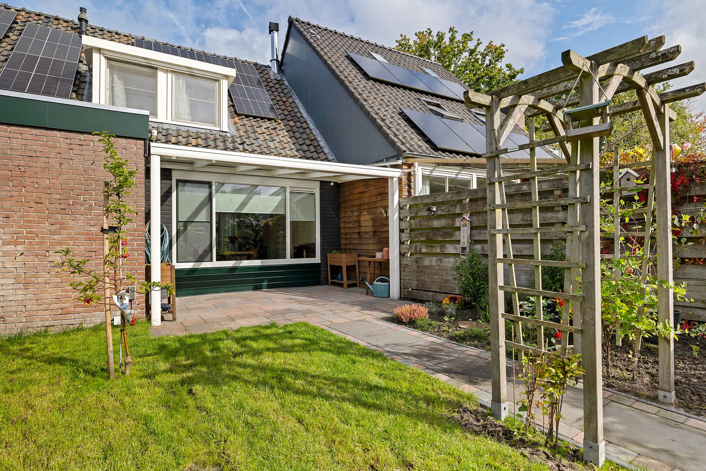 Tussenwoning te koop: Wielewaalstraat 5, Vries