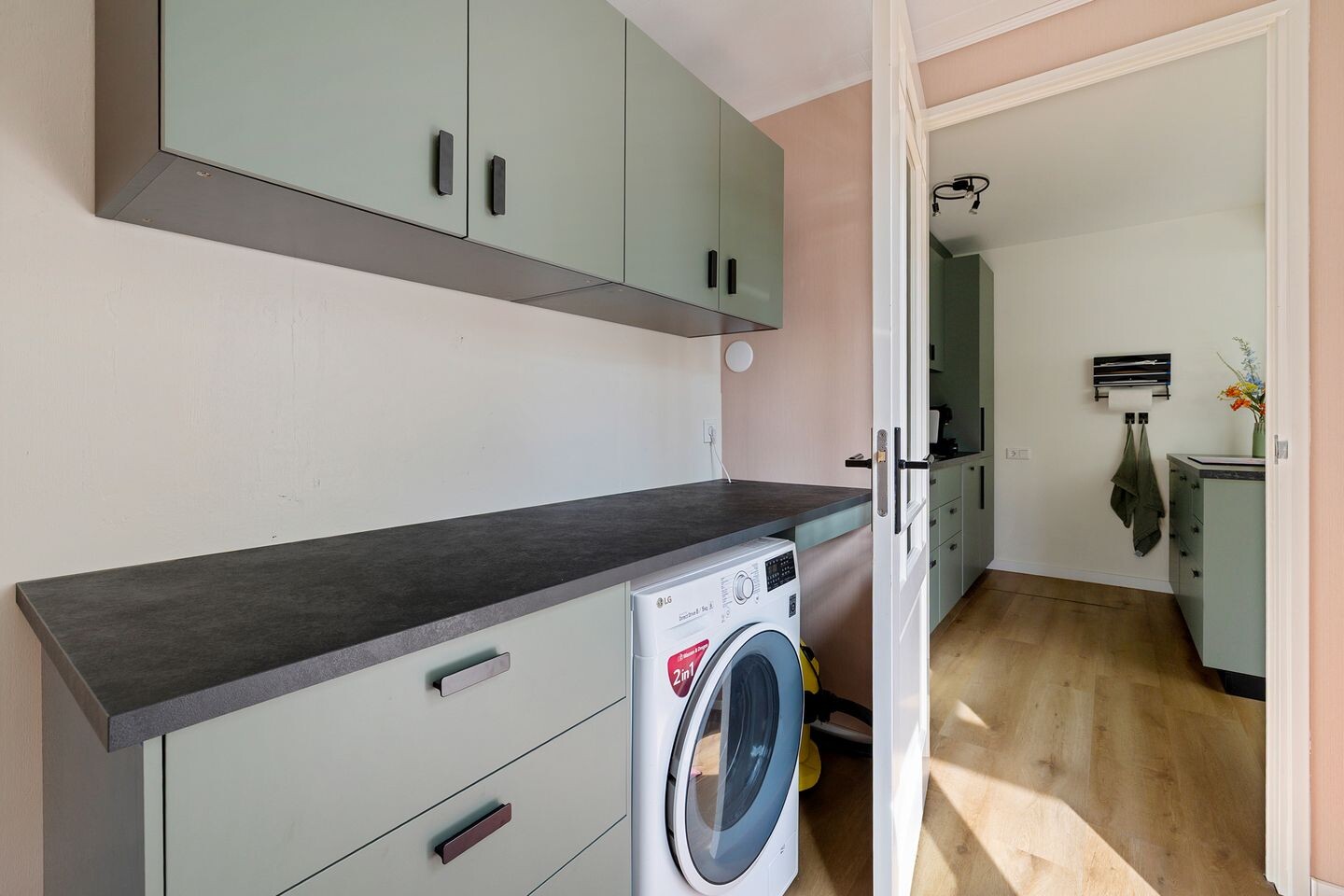 Tussenwoning te koop: Wielewaalstraat 5, Vries