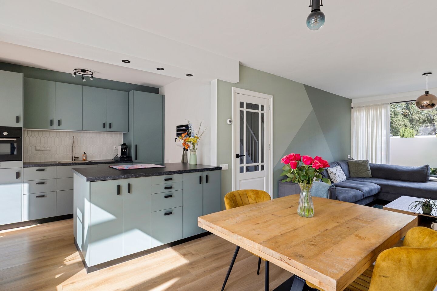 Tussenwoning te koop: Wielewaalstraat 5, Vries