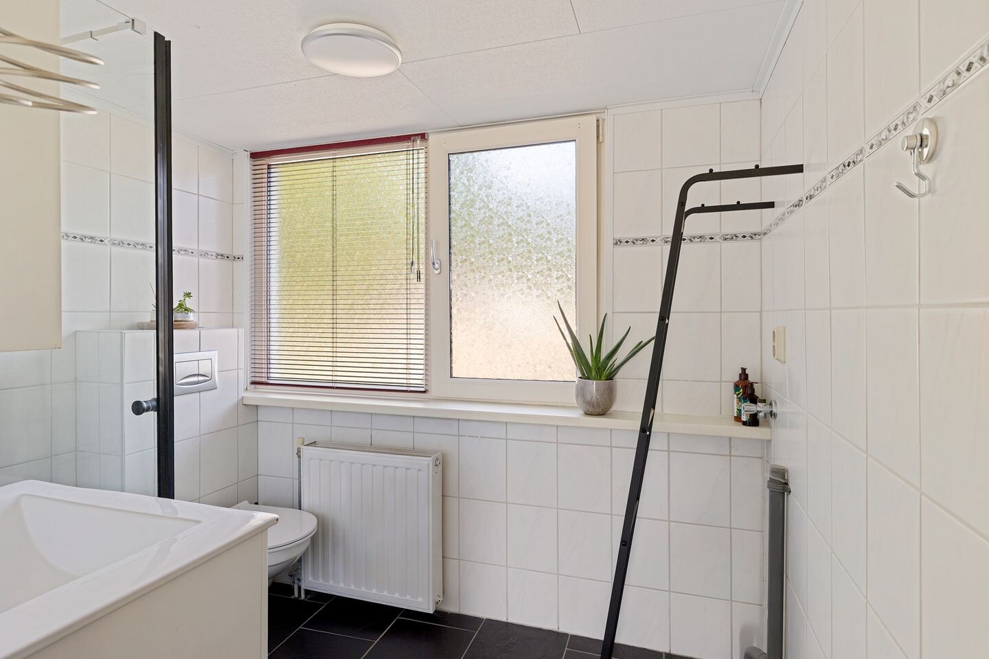 Tussenwoning te koop: Wielewaalstraat 5, Vries