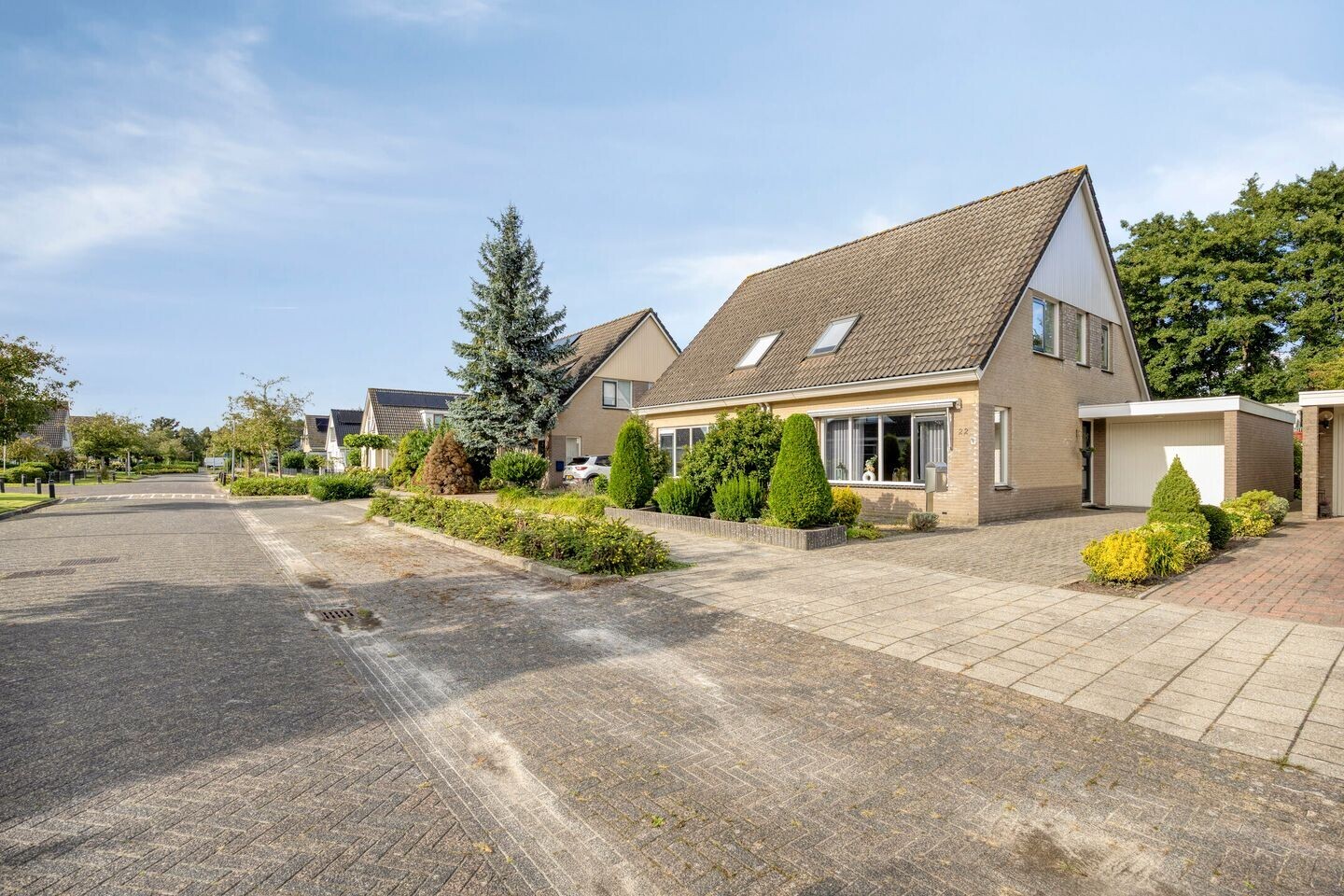Twee-onder-één-kap te koop: De Rail 22, Stadskanaal