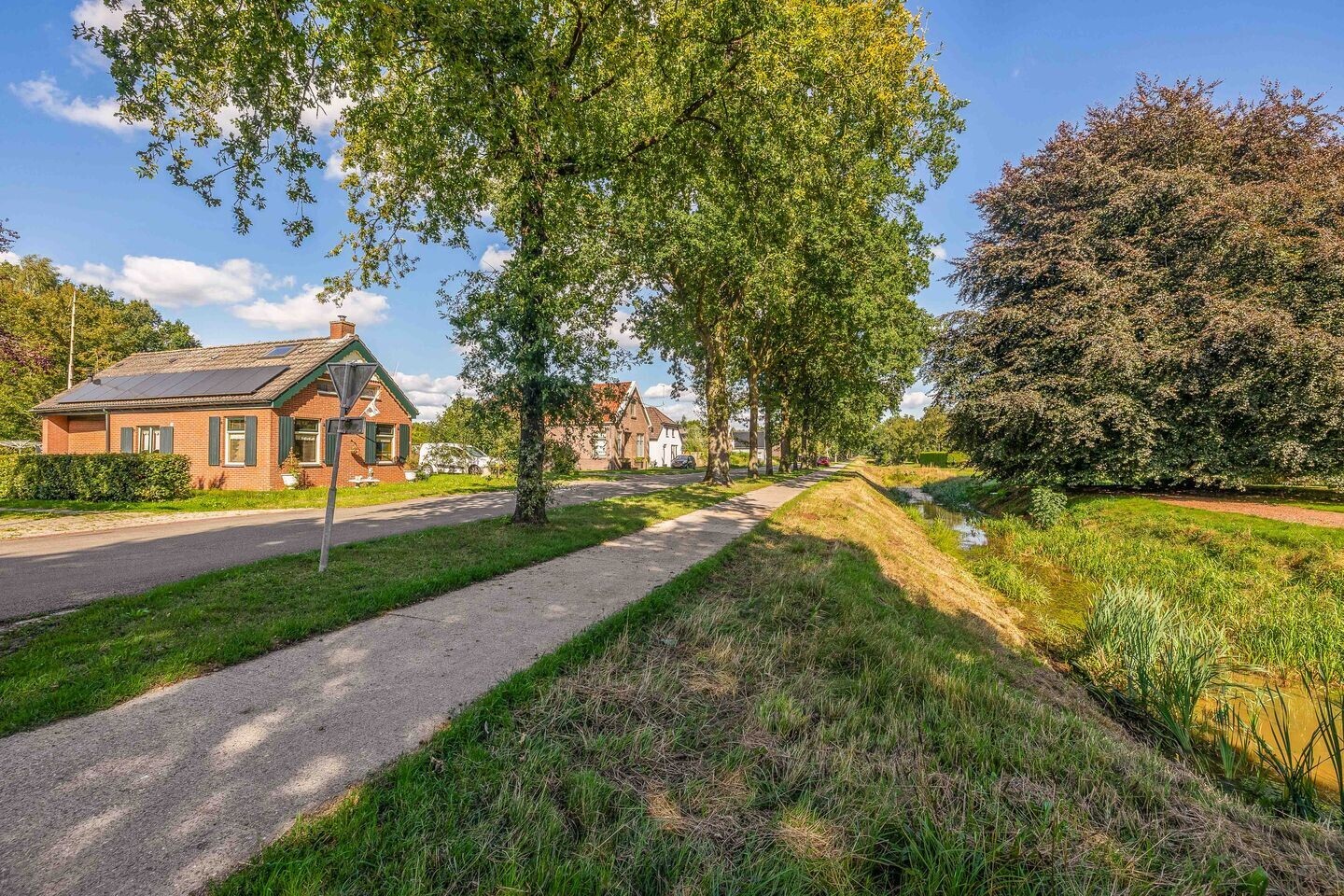 Vrijstaande woning te koop: Zuiderdiep 4, Drouwenermond