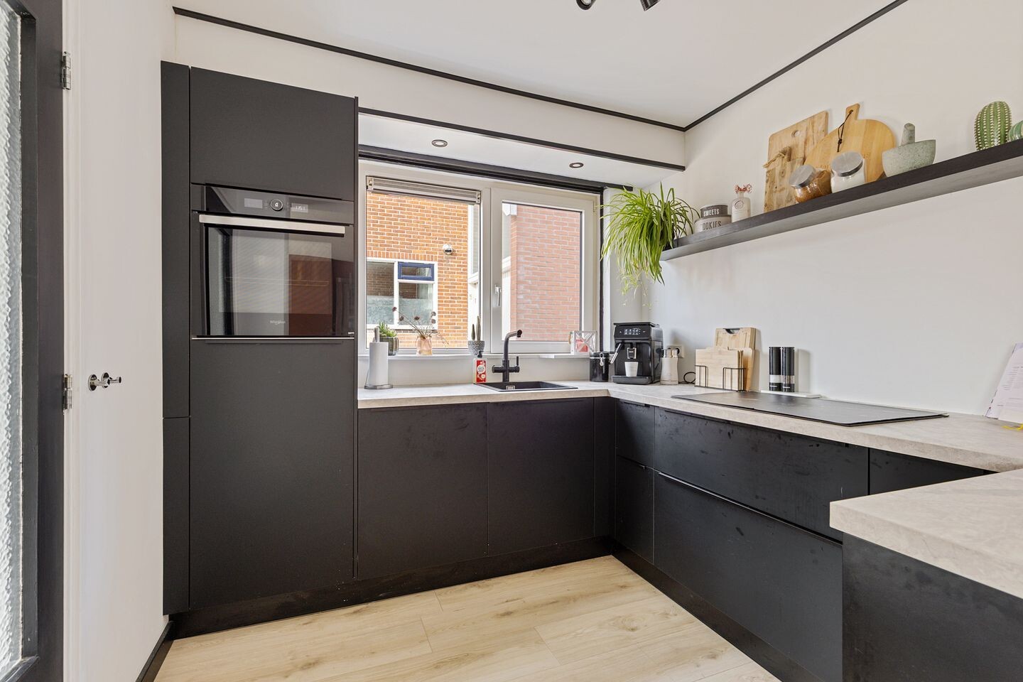 Twee-onder-één-kap te koop: Bergmans-Beinsstraat 11, Borger