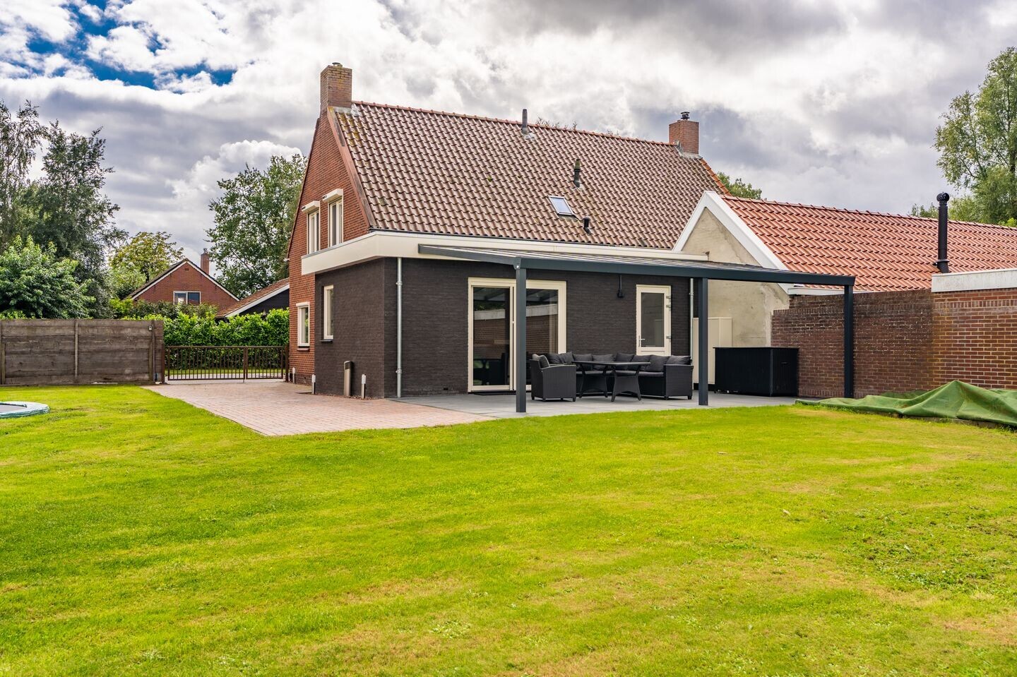 Twee-onder-één-kap te koop: Essenlaan 8, Veelerveen