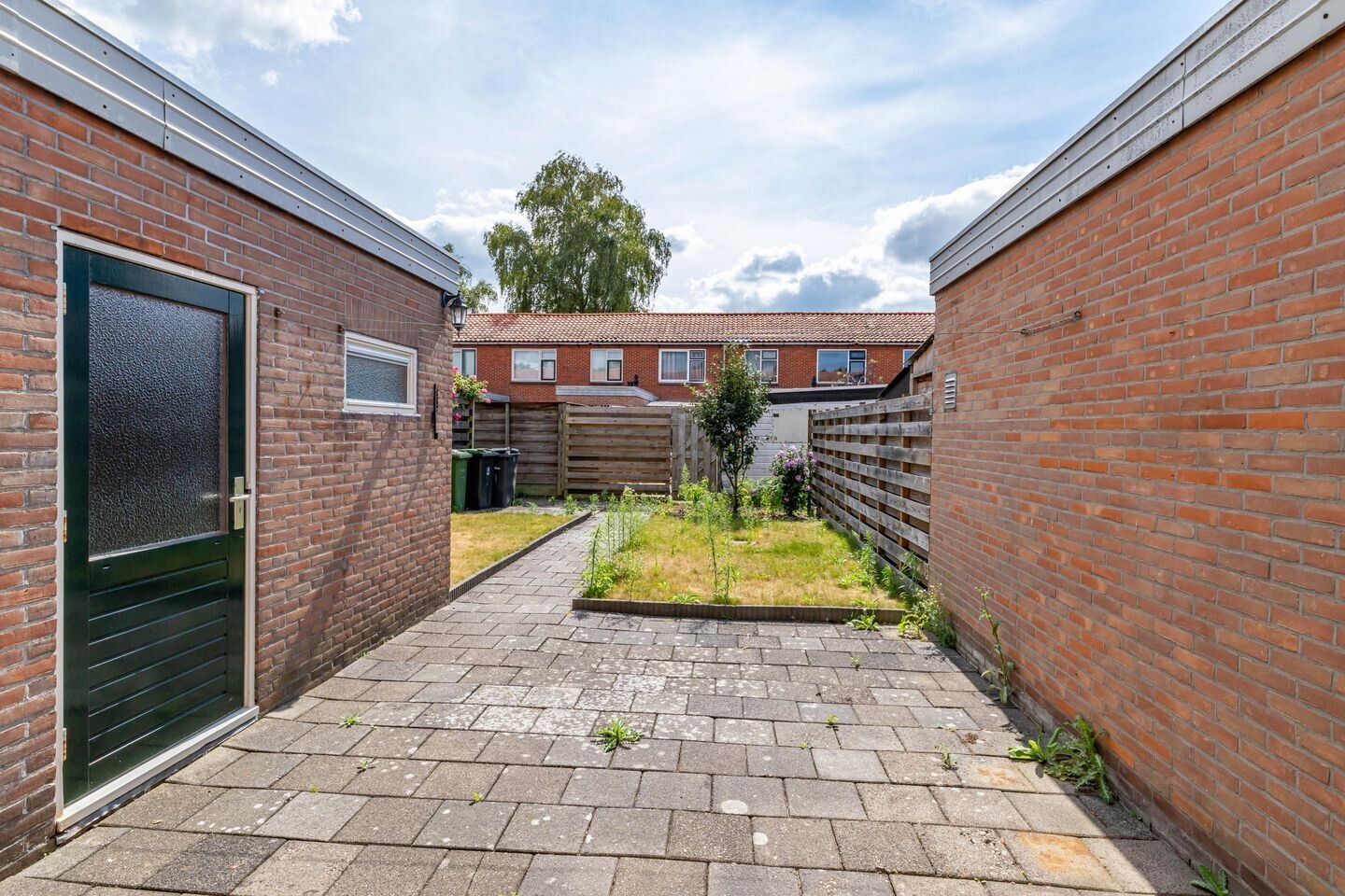 Tussenwoning te koop: van Noortstraat 7, Hoogezand