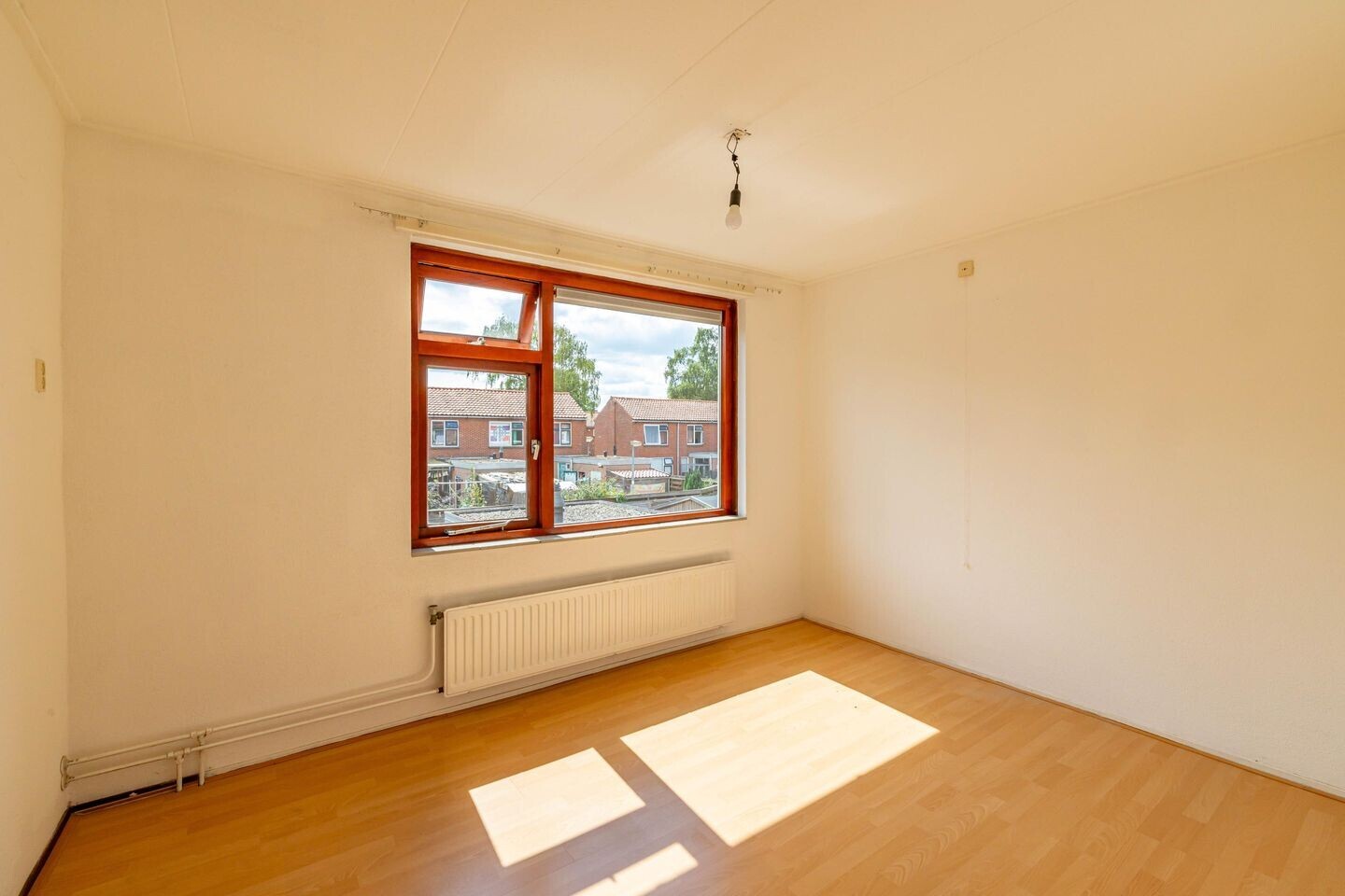 Tussenwoning te koop: van Noortstraat 7, Hoogezand