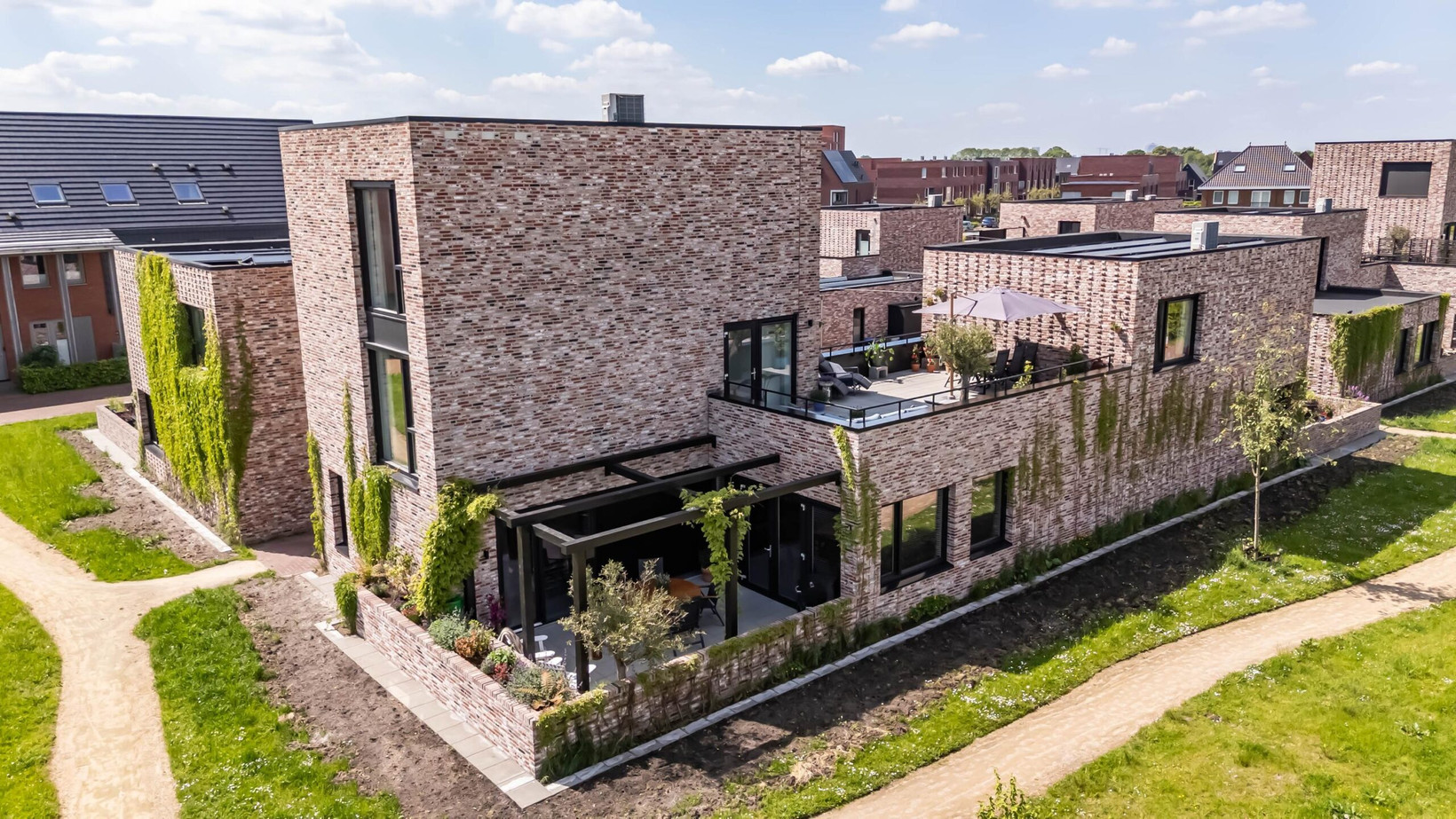 Twee-onder-één-kap te koop: Texelaar 9C, Meerstad