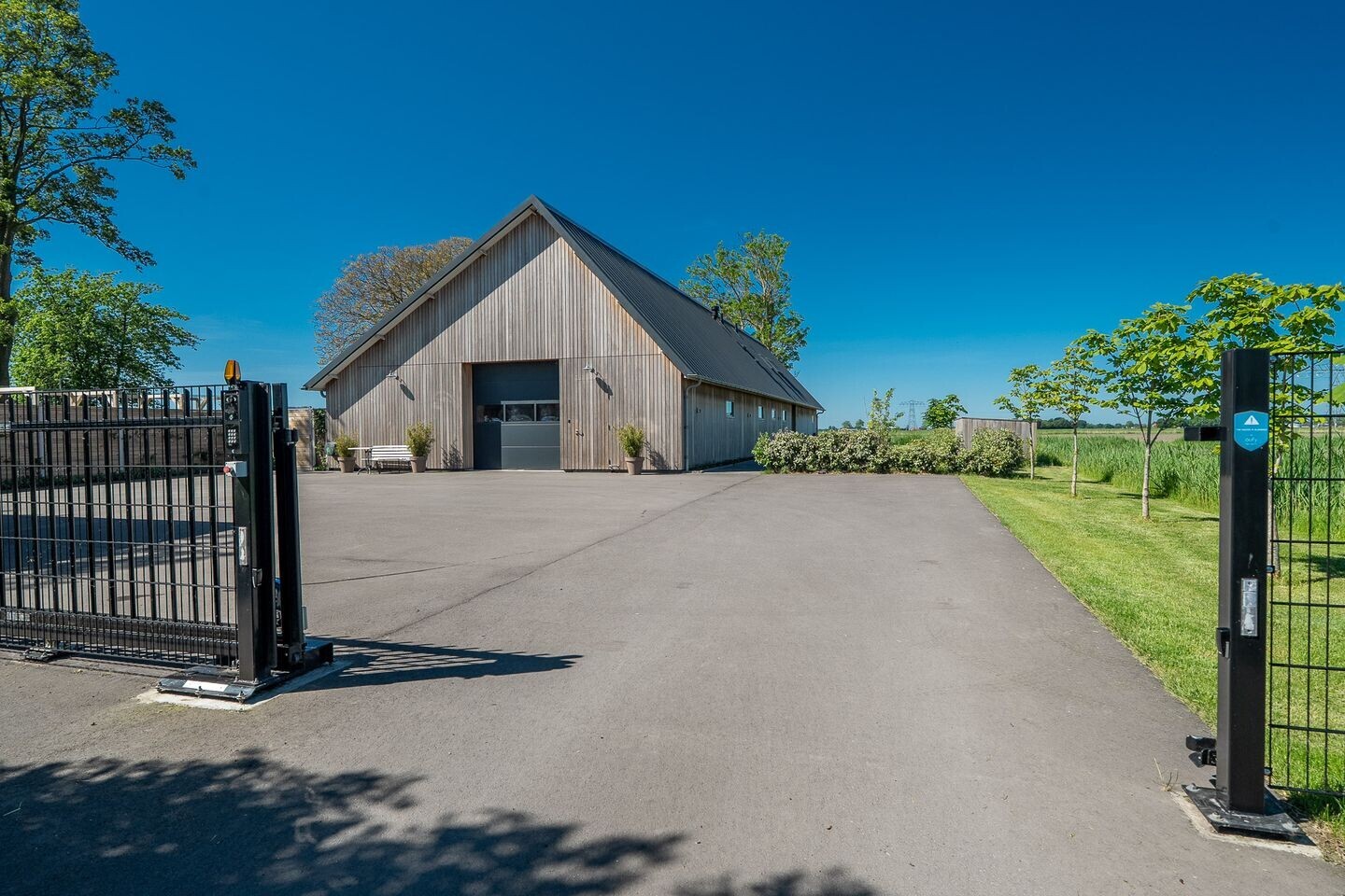 Vrijstaande woning te koop: Meerweg 51, Overschild