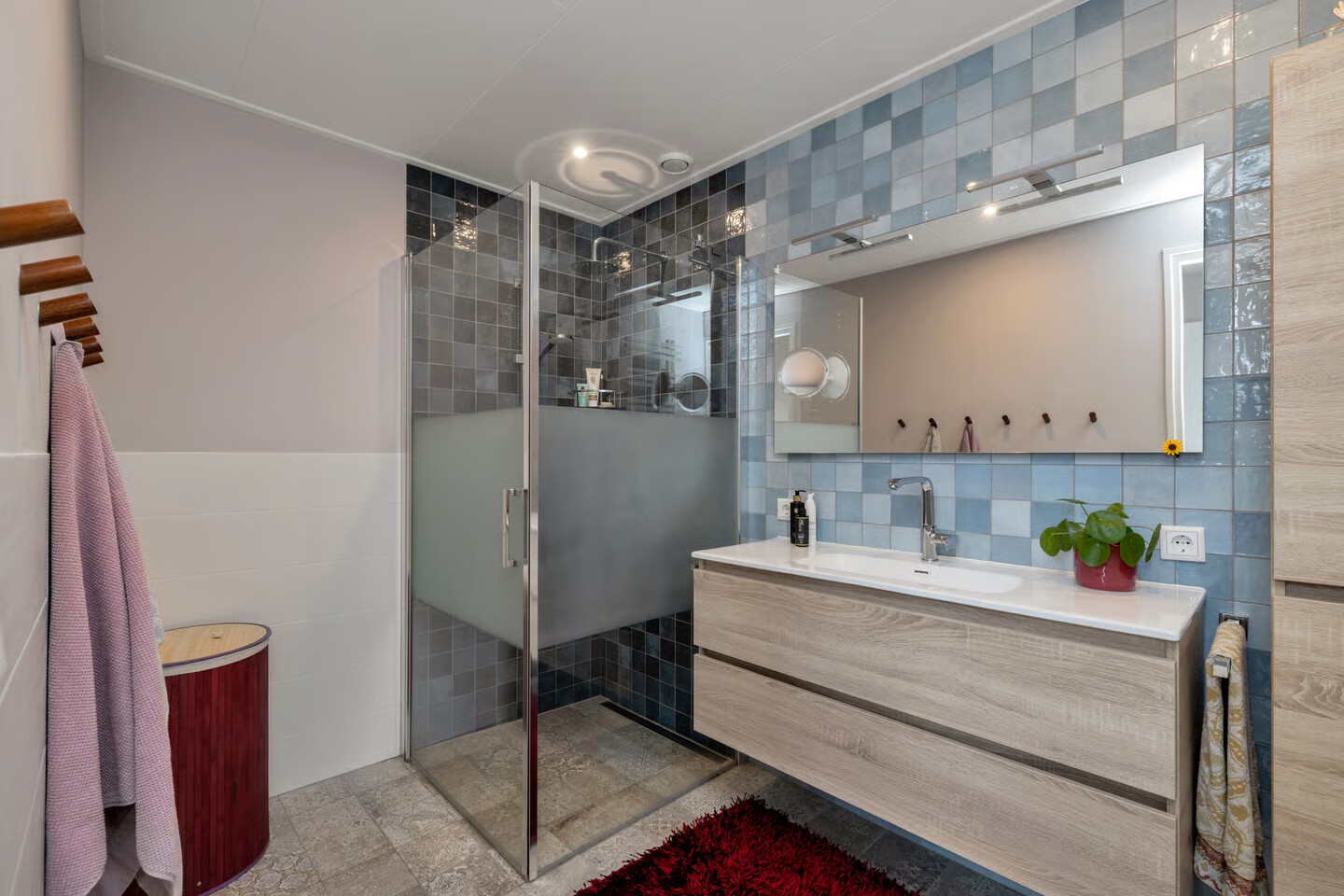 Vrijstaande woning te koop: Adriaan Geertsplein 3, Veendam
