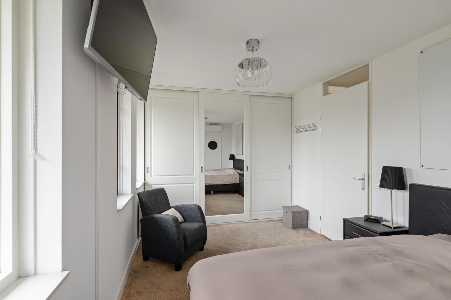 Twee-onder-één-kap te koop: Stationspark 16, Veendam