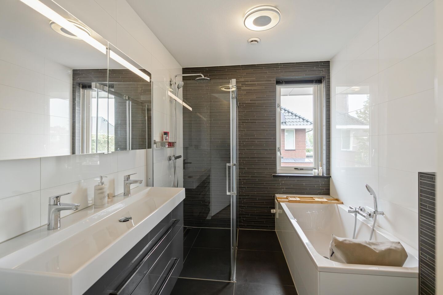 Twee-onder-één-kap te koop: Stationspark 16, Veendam