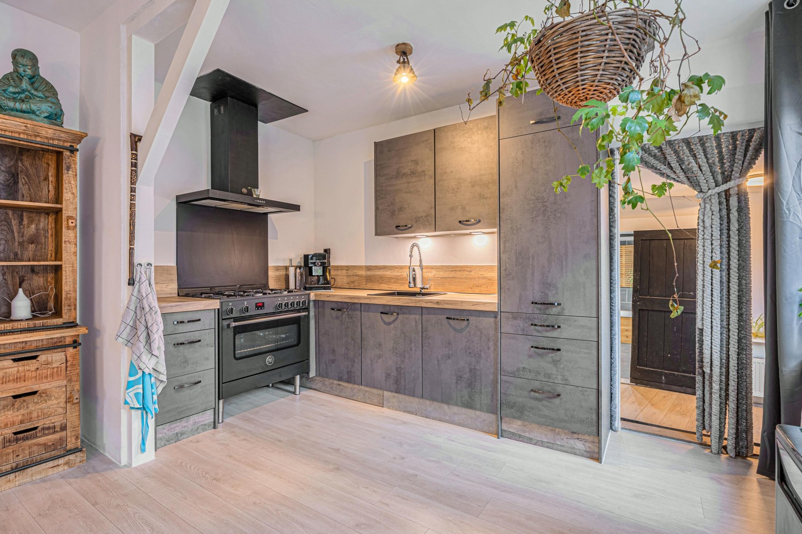 Twee-onder-één-kap te koop: Hendrik Westerstraat 238, Oude Pekela