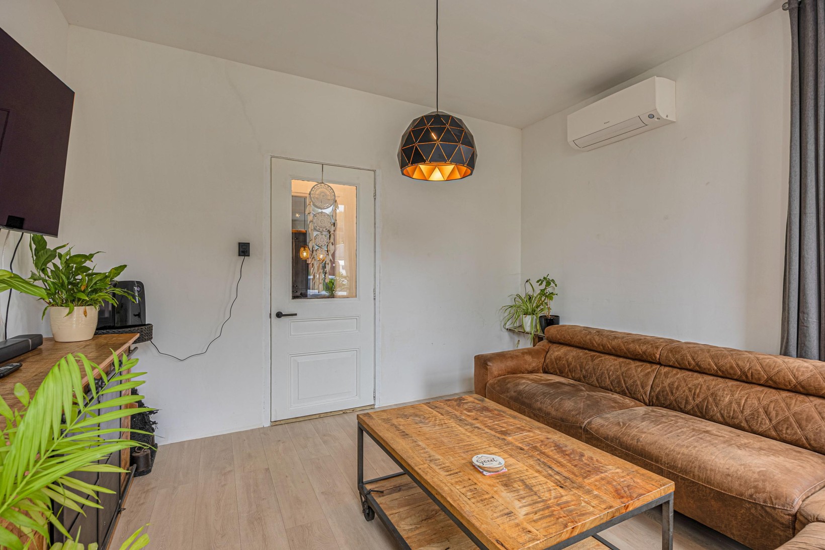 Twee-onder-één-kap te koop: Hendrik Westerstraat 238, Oude Pekela