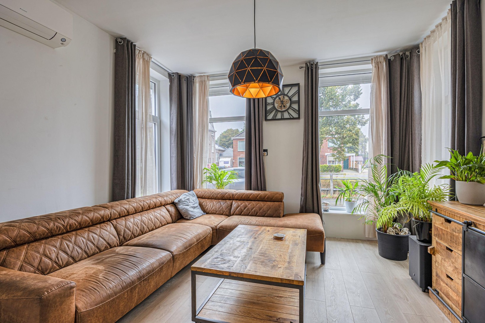 Twee-onder-één-kap te koop: Hendrik Westerstraat 238, Oude Pekela