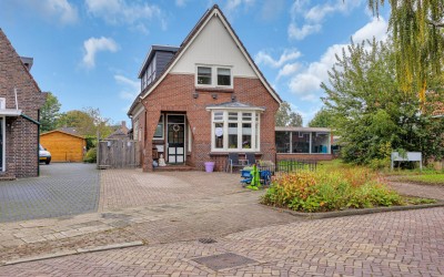 Burgemeester van Weringstraat 21