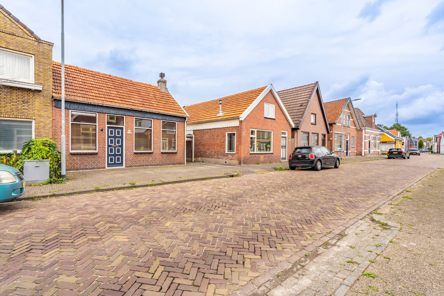 Twee-onder-één-kap te koop: Gasthuislaan 9, Winschoten