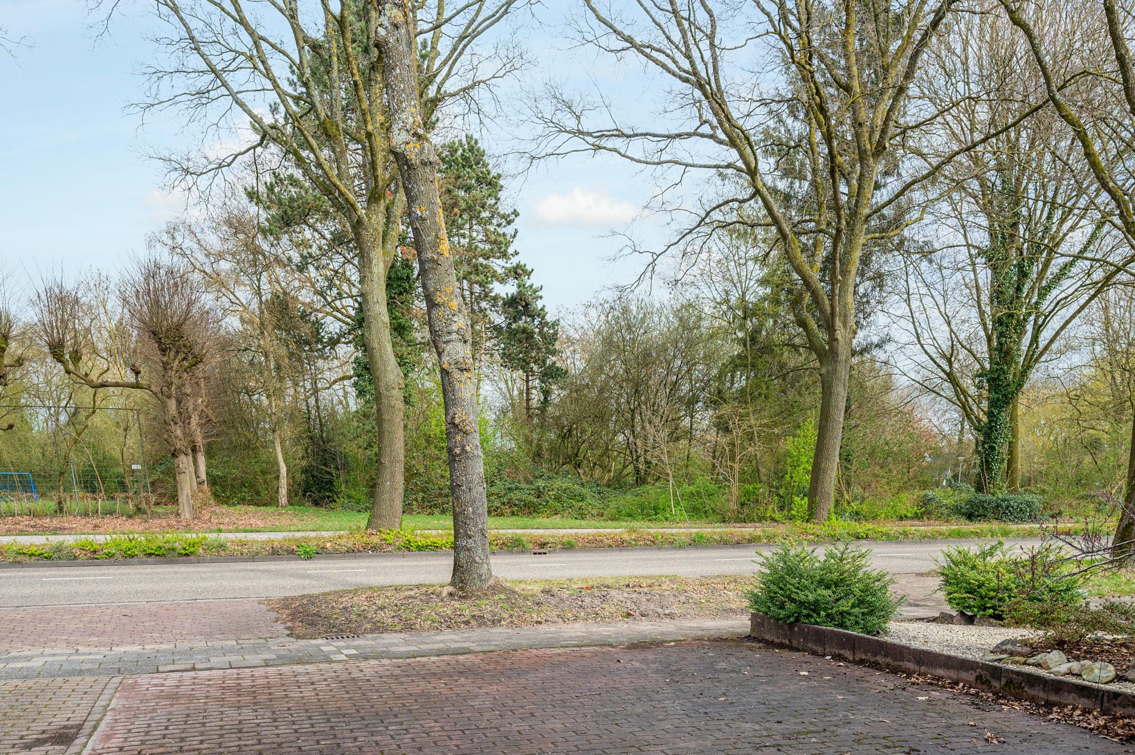 Twee-onder-één-kap te koop: Bovenburen 113, Winschoten