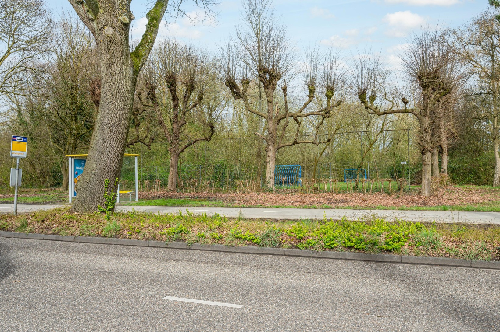 Twee-onder-één-kap te koop: Bovenburen 113, Winschoten