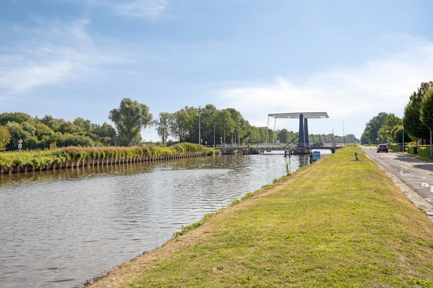 Vrijstaande woning te koop: Kloosterlaan 33, Winschoten