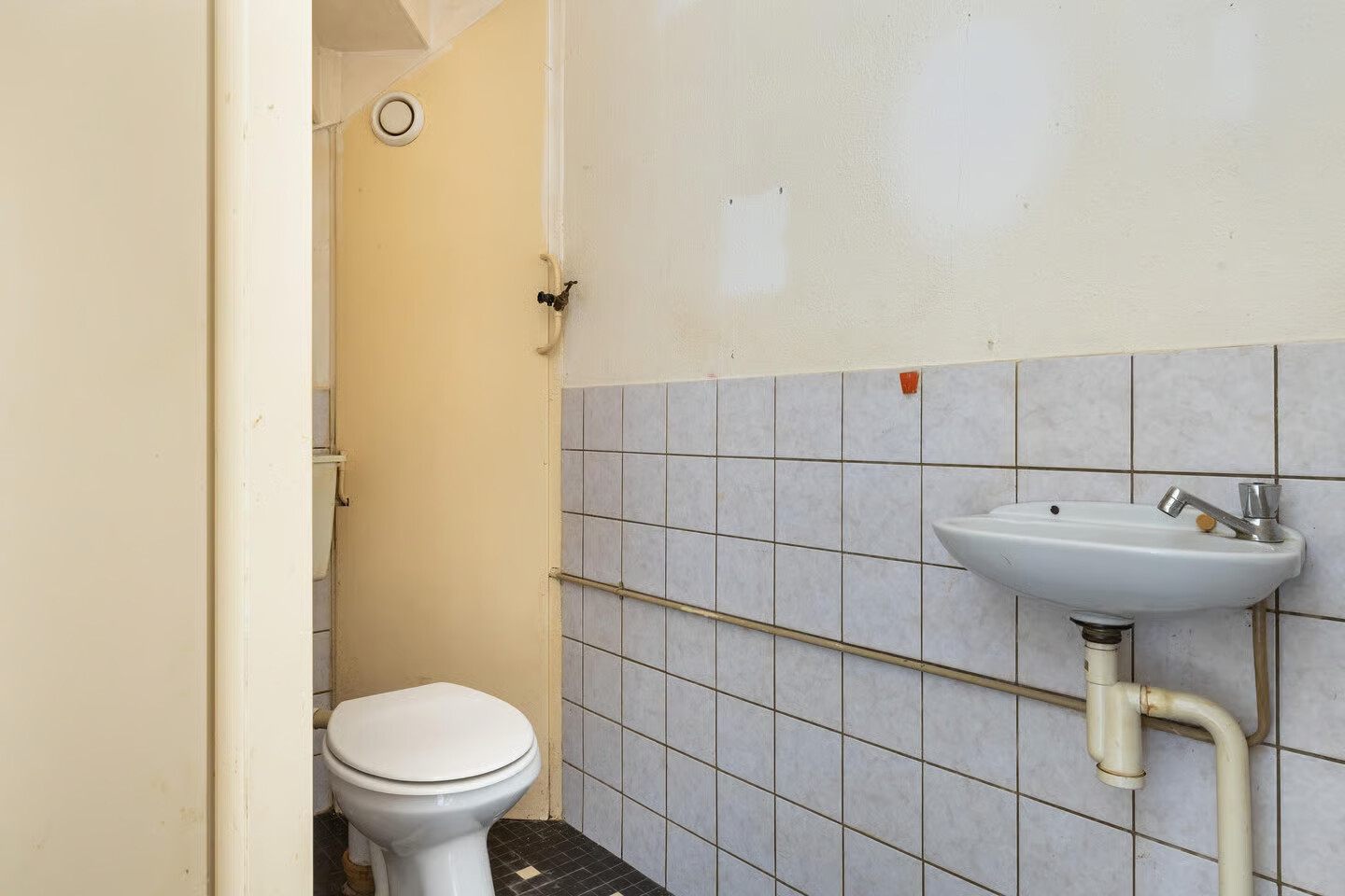 Tussenwoning te koop: Otterlaan 111, Winschoten