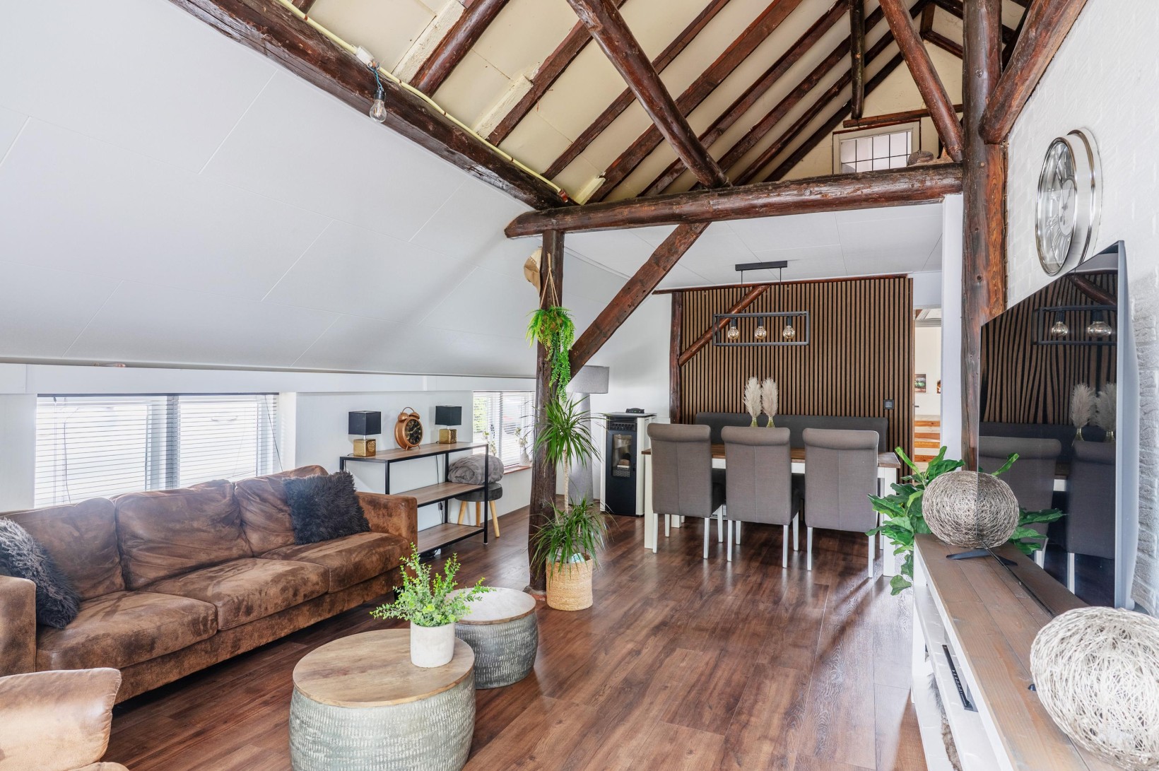 Vrijstaande woning te koop: Hoofdweg 7, Midwolda