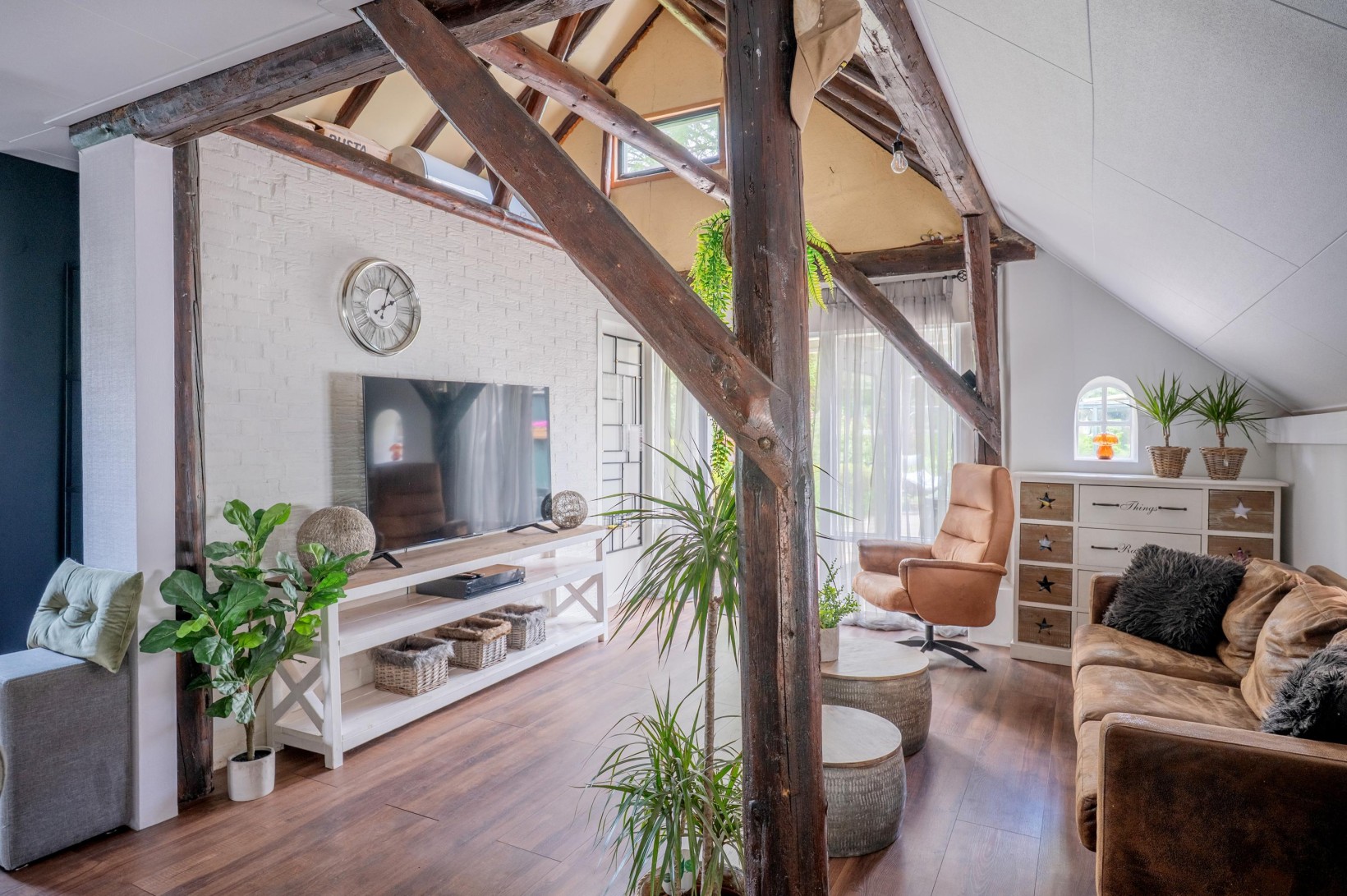 Vrijstaande woning te koop: Hoofdweg 7, Midwolda