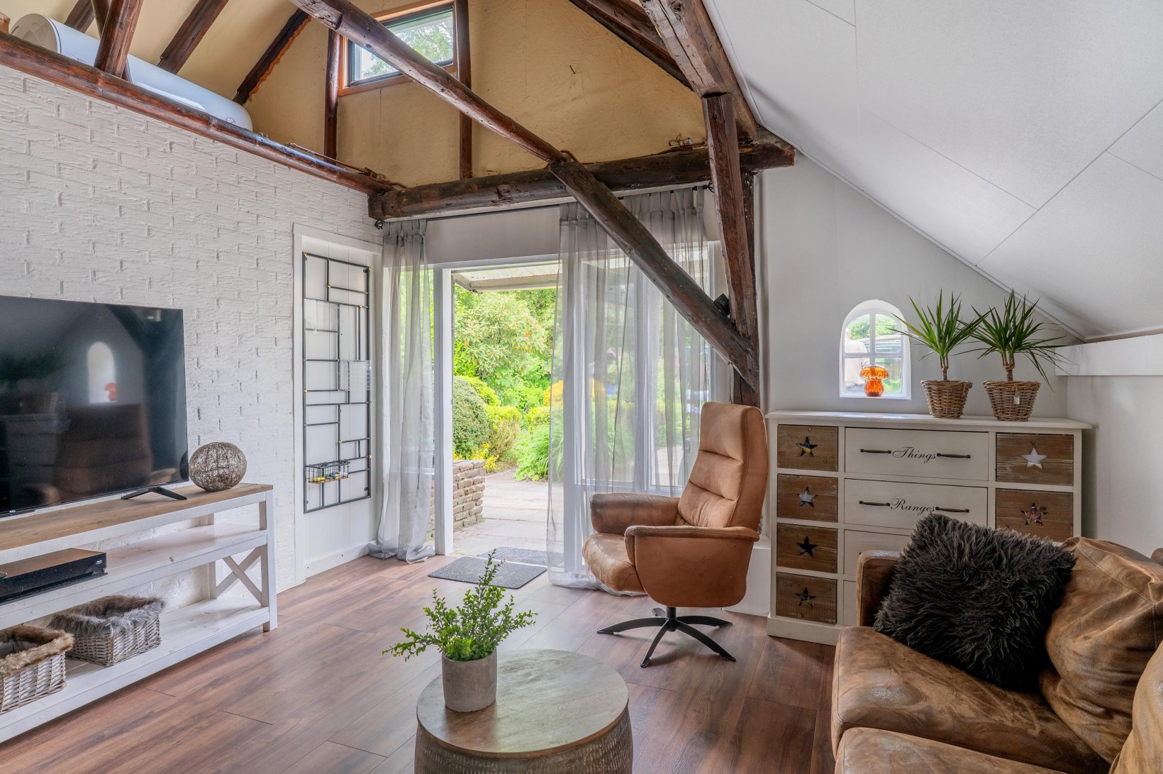 Vrijstaande woning te koop: Hoofdweg 7, Midwolda