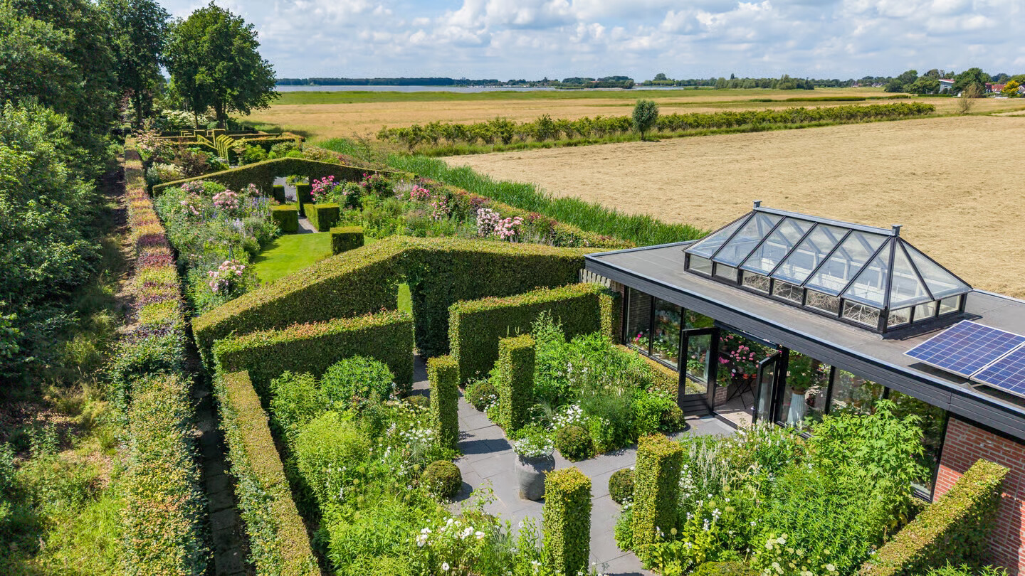 Vrijstaande woning te koop: Nieuweweg 34, Oostwold