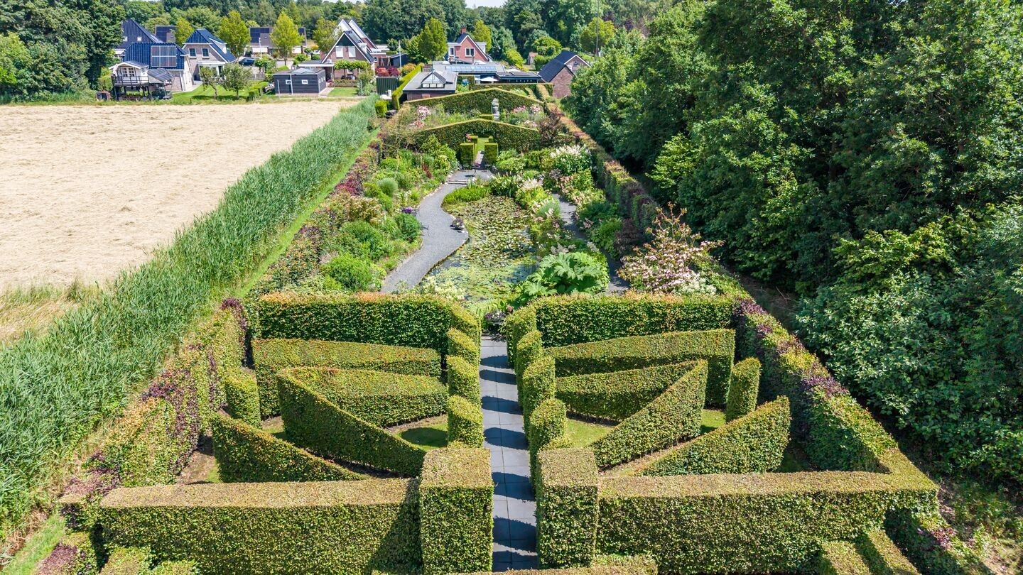 Vrijstaande woning te koop: Nieuweweg 34, Oostwold