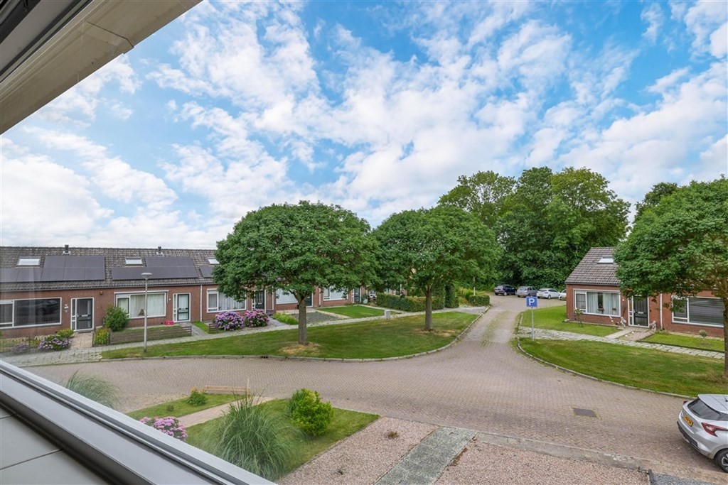 Tussenwoning te koop: Margrietstraat 7, Oostwold