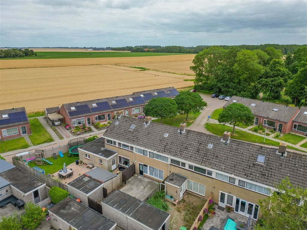 Tussenwoning te koop: Margrietstraat 7, Oostwold