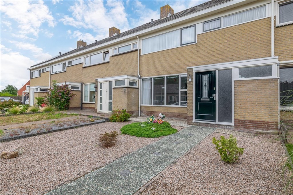 Tussenwoning te koop: Margrietstraat 7, Oostwold