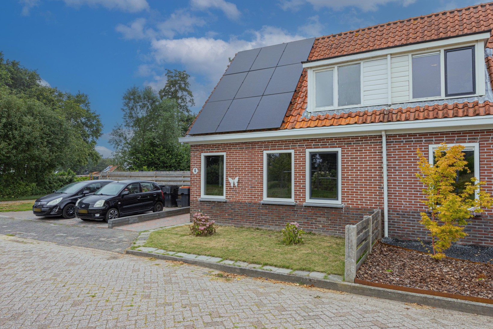 Twee-onder-één-kap te koop: Dwarsstraat 6, Finsterwolde