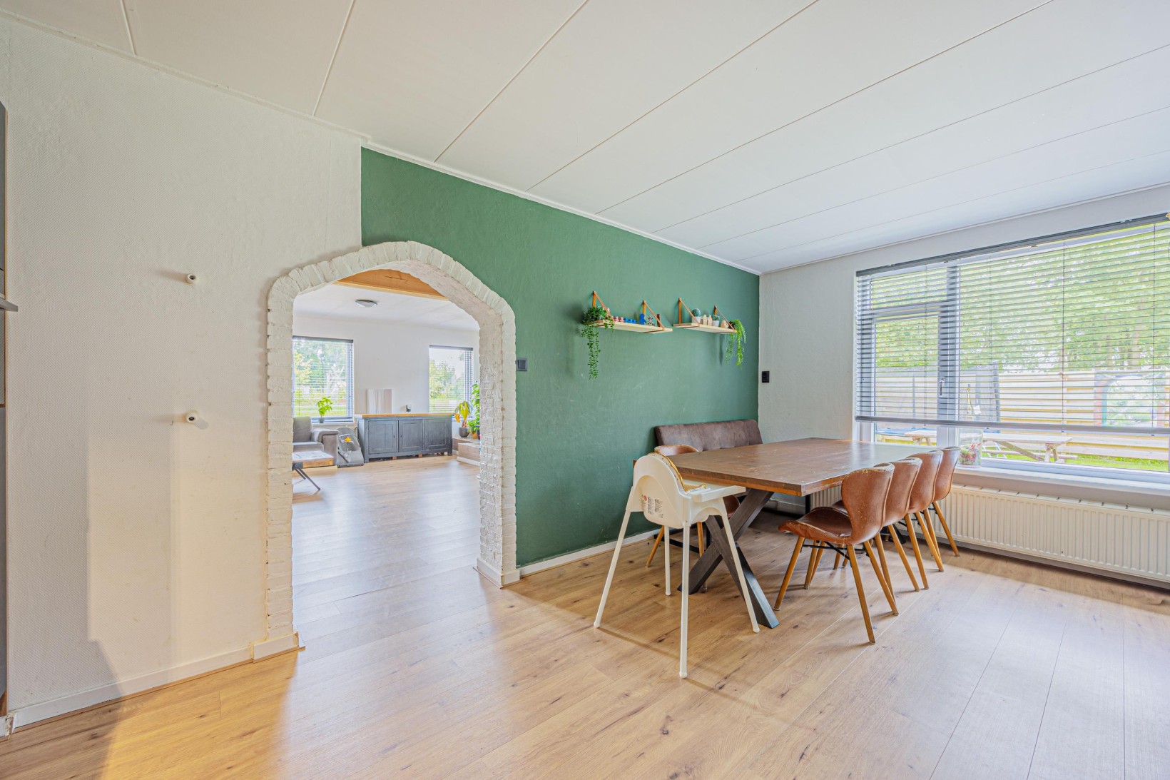 Twee-onder-één-kap te koop: Dwarsstraat 6, Finsterwolde