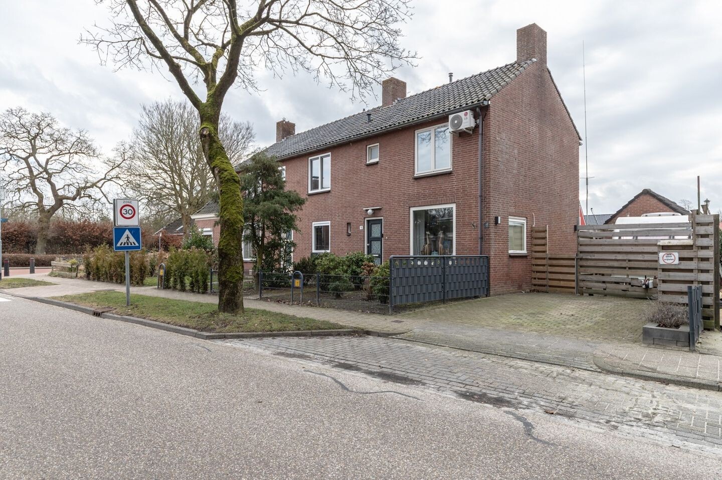 Hoekwoning te koop: Veenweg 1B, Beerta