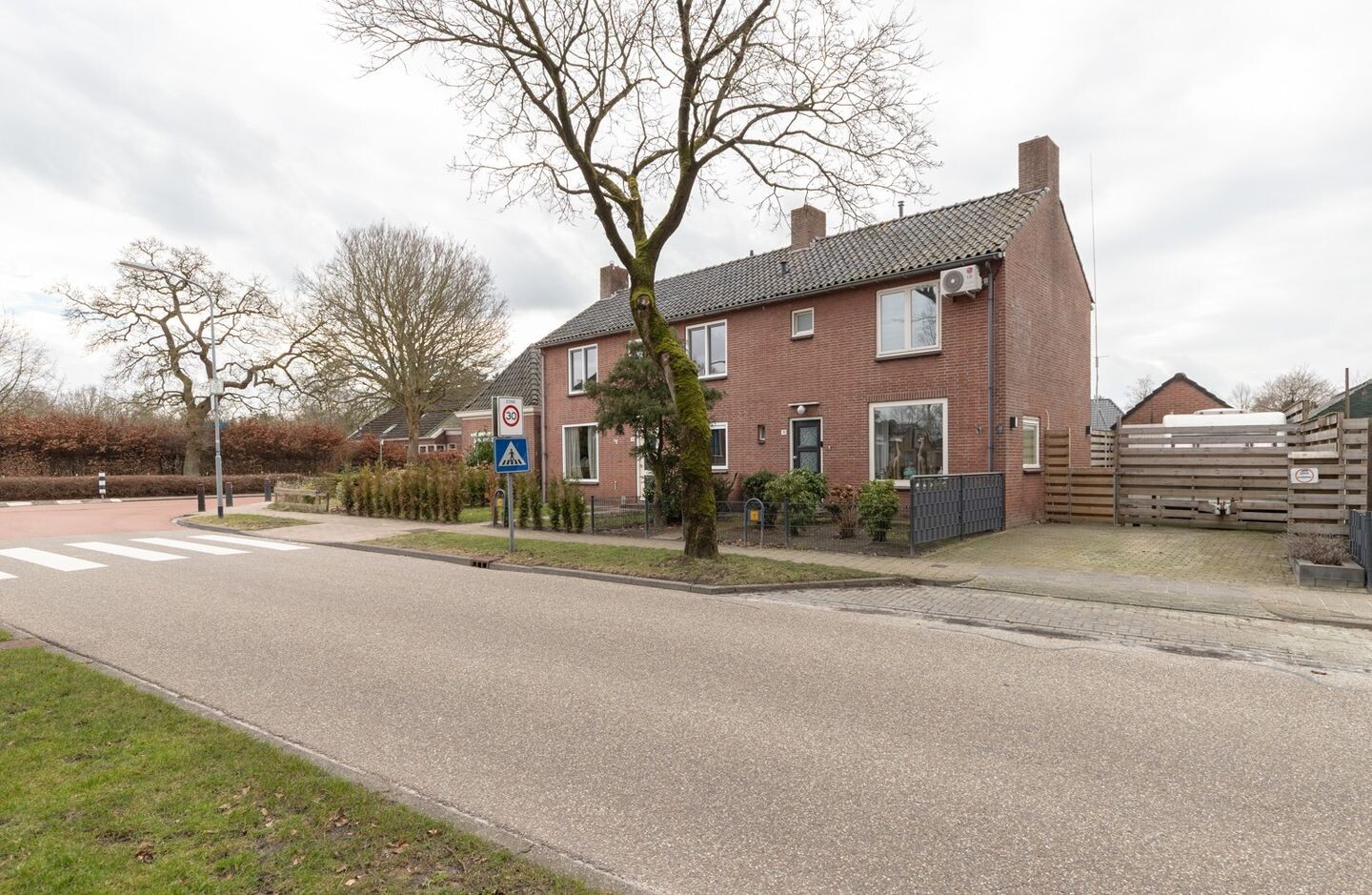 Hoekwoning te koop: Veenweg 1B, Beerta