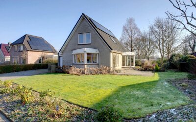 Bovenlanden 8