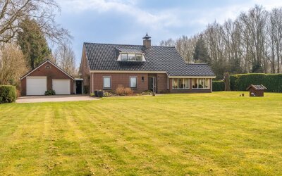 Lutjeloosterweg 11