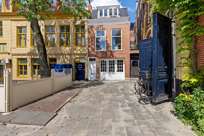 Voor 't voormalig klein Poortje 12