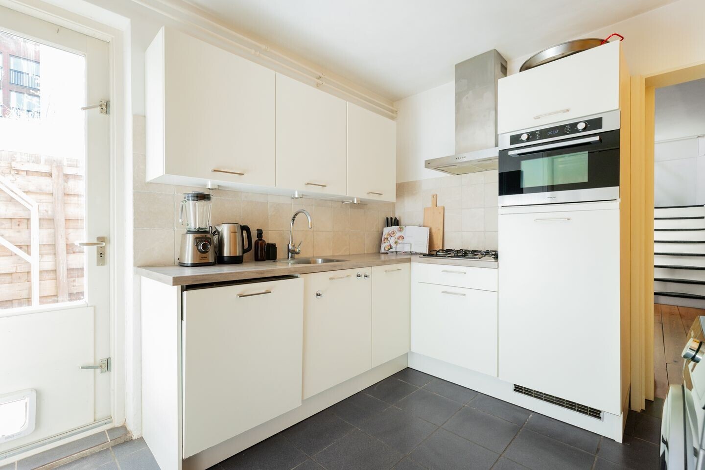 Tussenwoning te koop: Oosterhavenstraat 8, Groningen