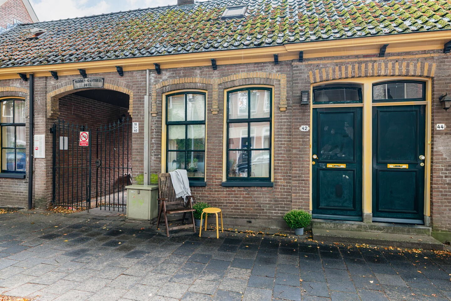 Tussenwoning te koop: Kleine Rozenstraat 42, Groningen