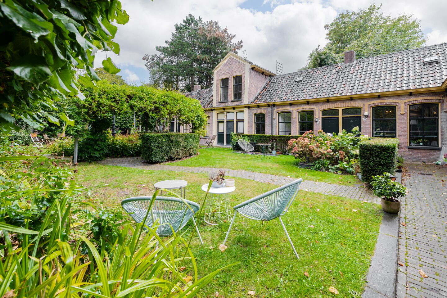 Tussenwoning te koop: Kleine Rozenstraat 42, Groningen