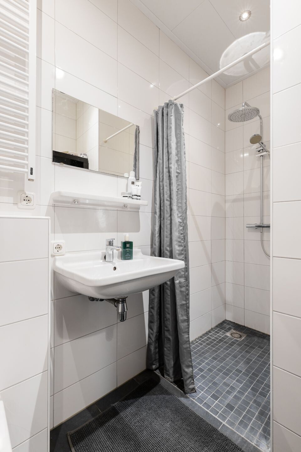Tussenwoning te koop: Kleine Rozenstraat 42, Groningen