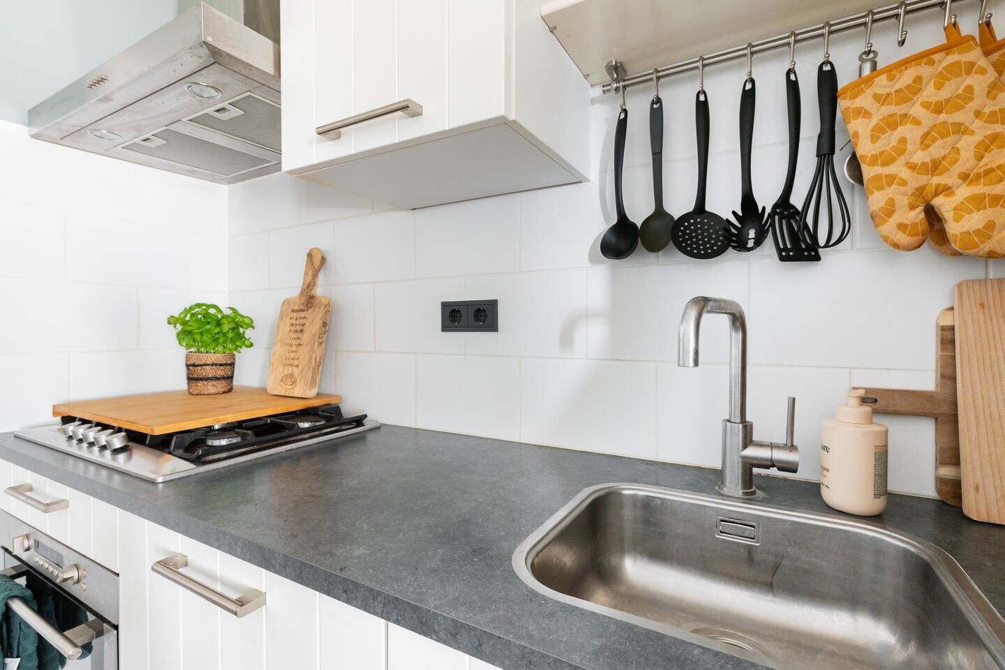 Tussenwoning te koop: Kleine Rozenstraat 42, Groningen