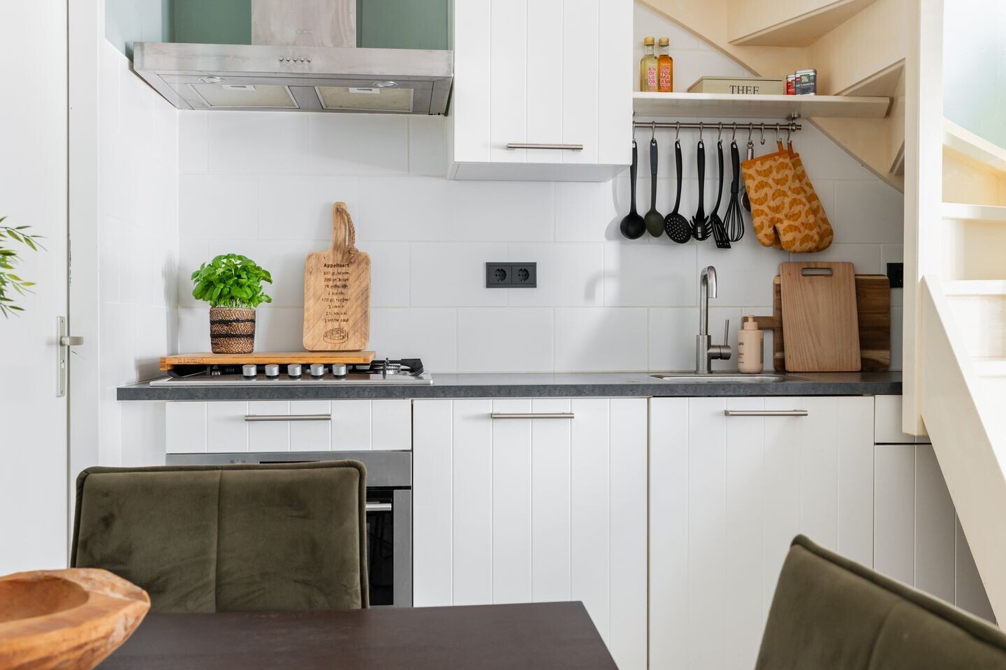 Tussenwoning te koop: Kleine Rozenstraat 42, Groningen