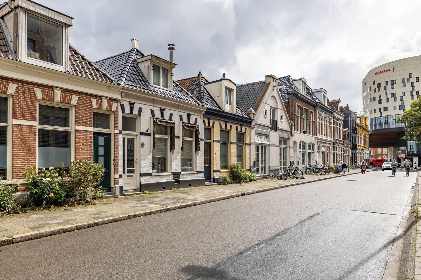 Tussenwoning te koop: Oostersingel 13, Groningen