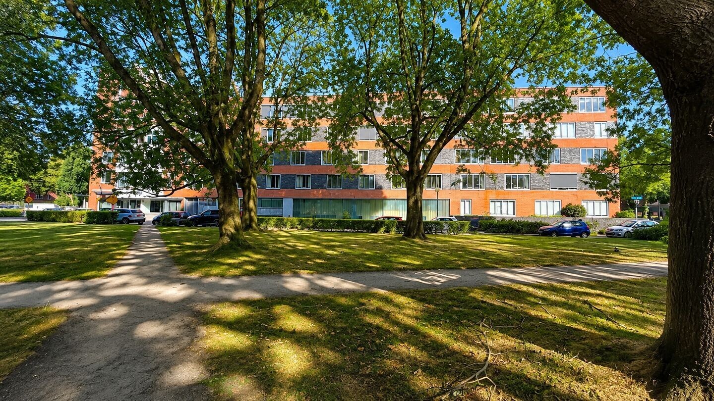 Appartement te koop: Linnaeusplein 40, Groningen