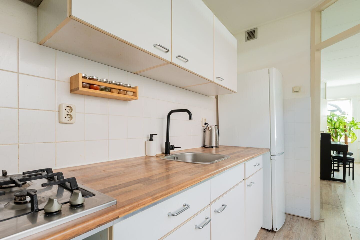 Hoekwoning te koop: Goudenregenstraat 21, Groningen