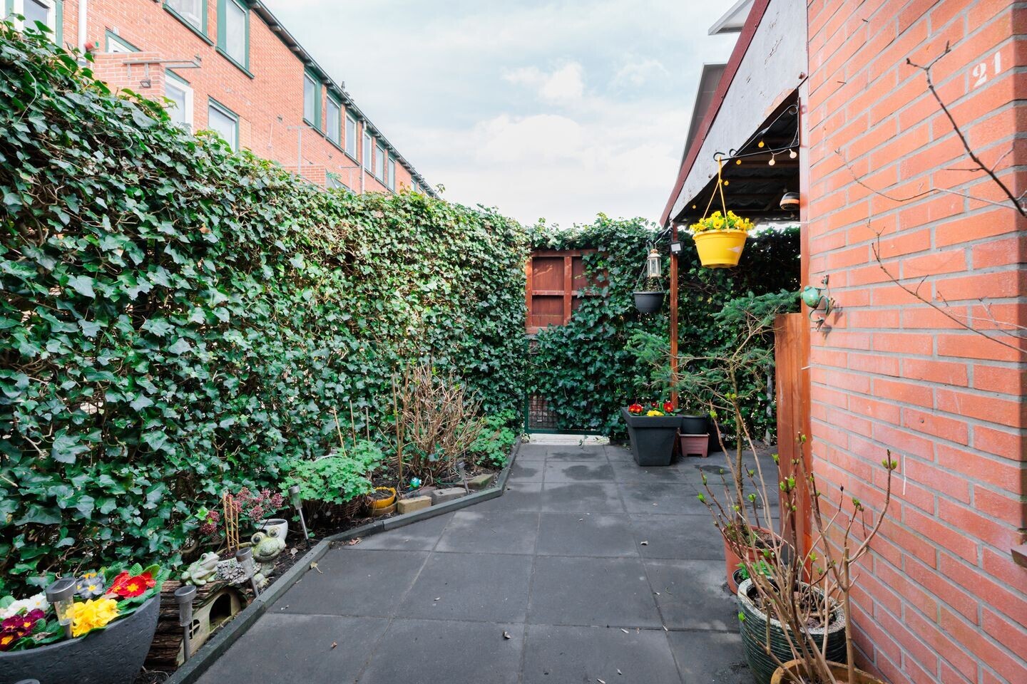 Hoekwoning te koop: Goudenregenstraat 21, Groningen